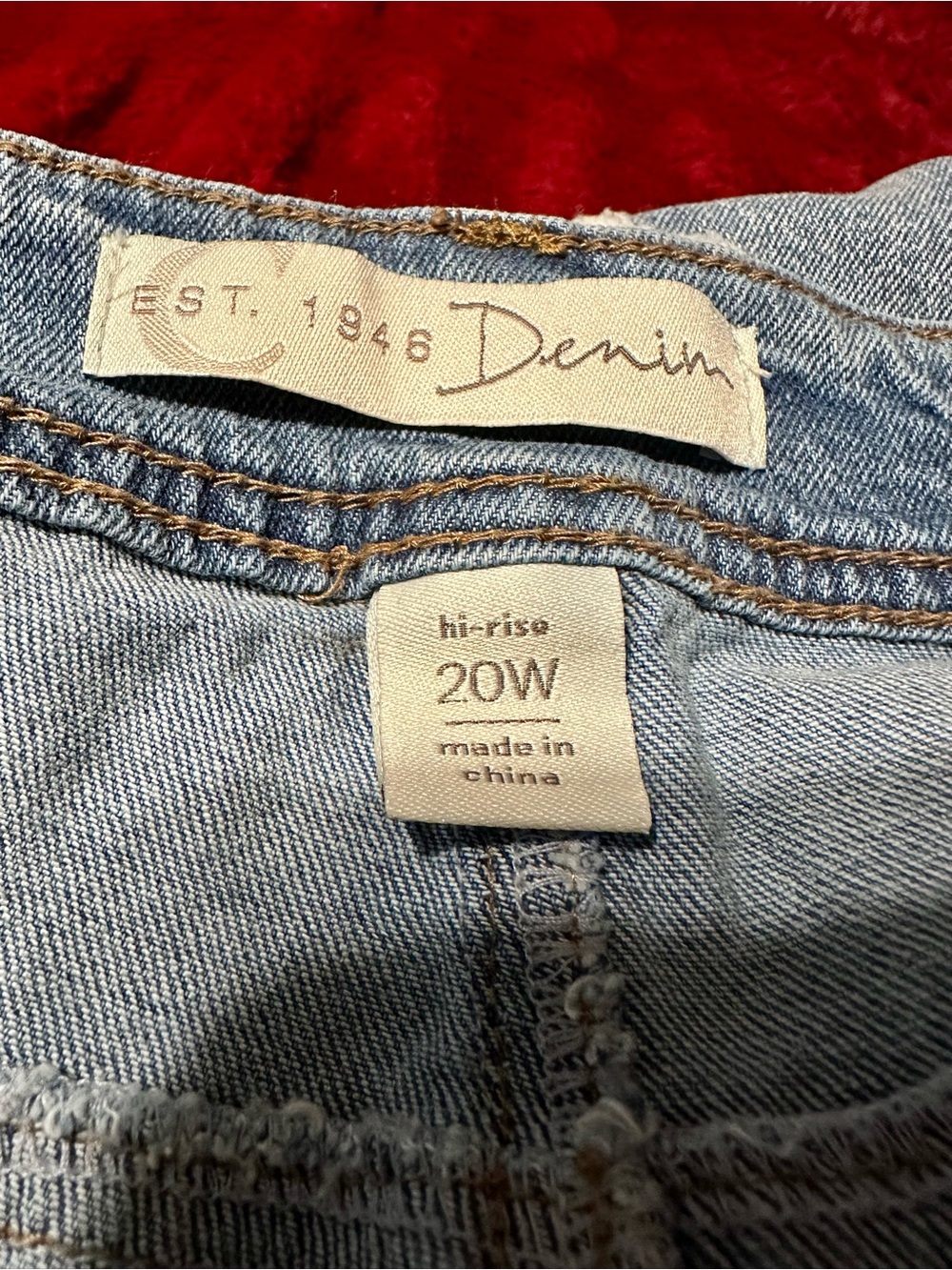 Decorative Cato Butterfly Capri Jeans - Picture 3 of 6